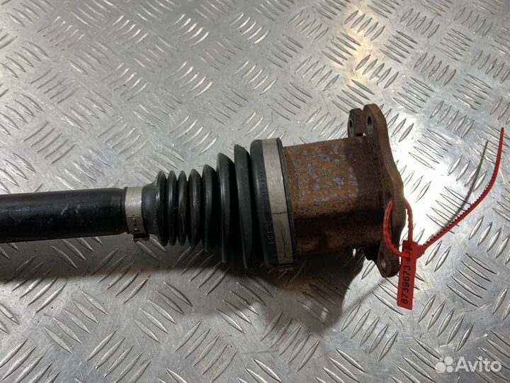 Полуось передняя Audi A5 8T рест. 2015 8K0407271AL