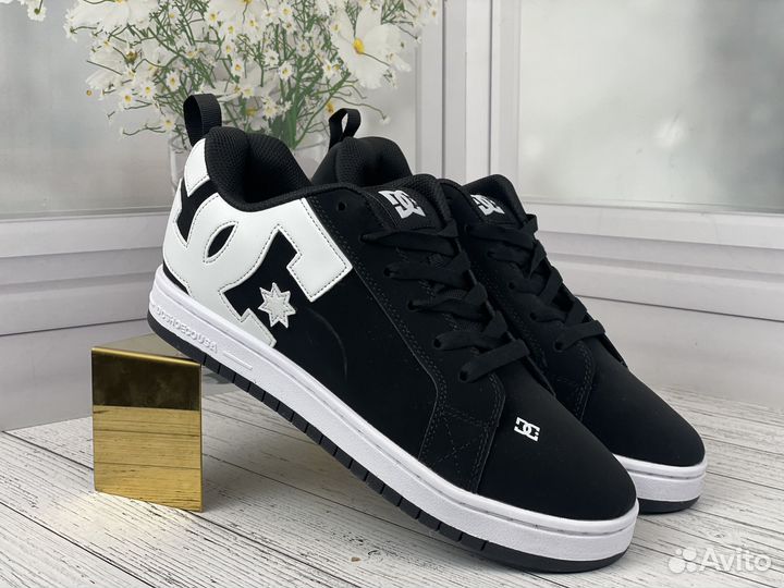 Кроссовки дутыши DC Shoes Court Graffic