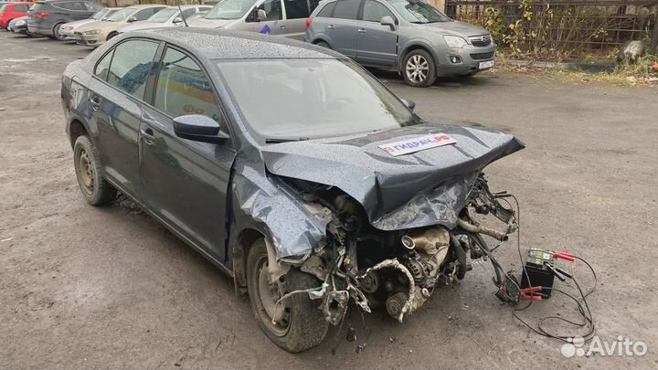 Стекло двери передней левой Skoda Rapid (NH3) 5JA8