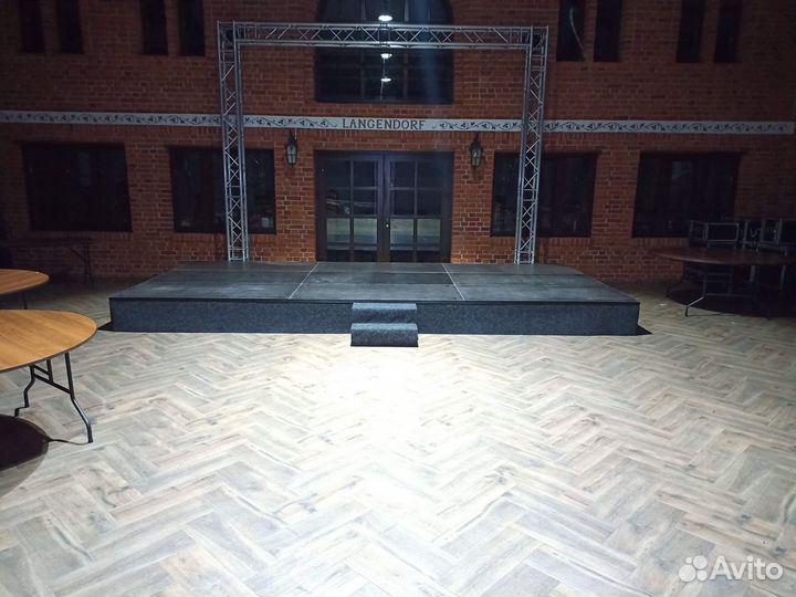 Подиум, сцена в аренду