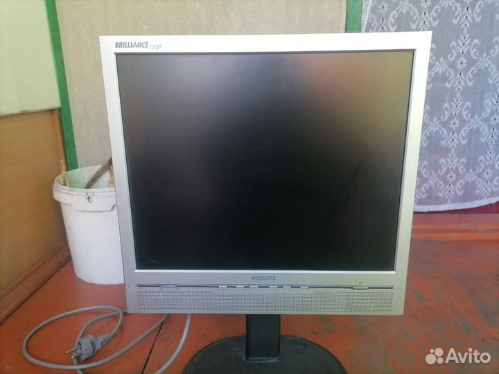 Монитор Philips