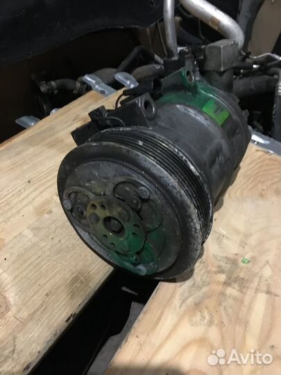 Компрессор кондиционера Nissan Elgrand 3.0D