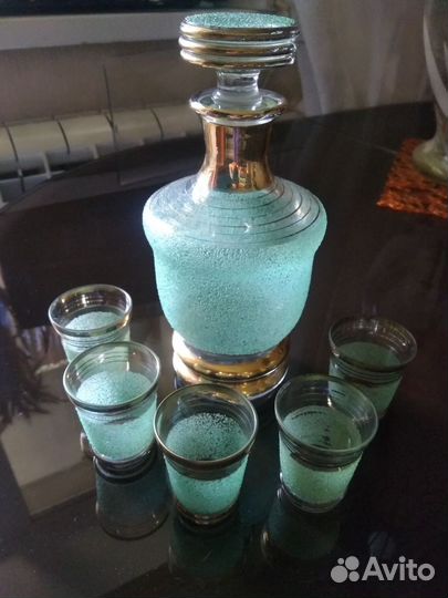 Графин с рюмками СССР зелёный