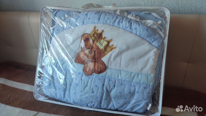 Бортики в кроватку с балдахином