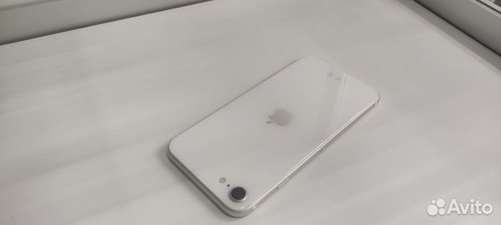 iPhone SE (2020), 64 ГБ