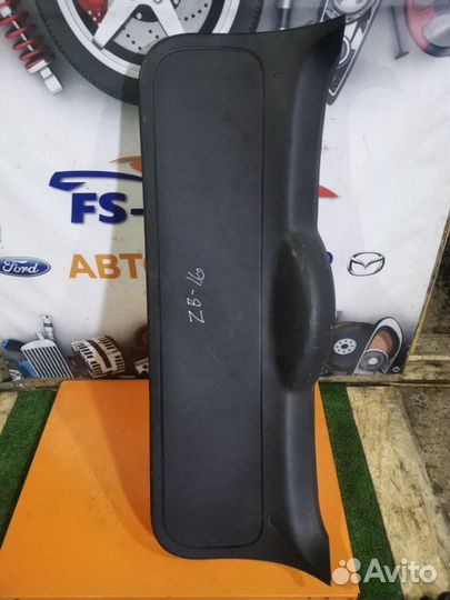 Пластик багажника Ford Focus 2 хетчбек 2.5 hydb