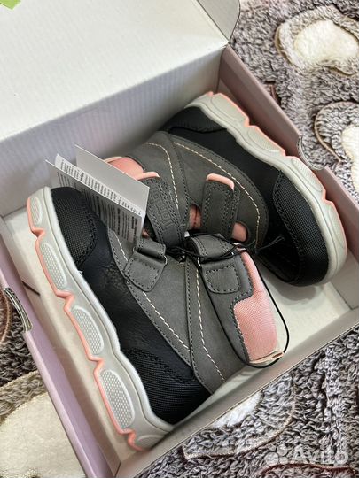 Детские ботинки