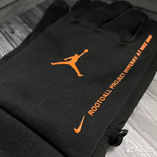 Перчатки Nike