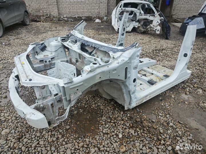 Передняя часть кузова Nissan Almera G15