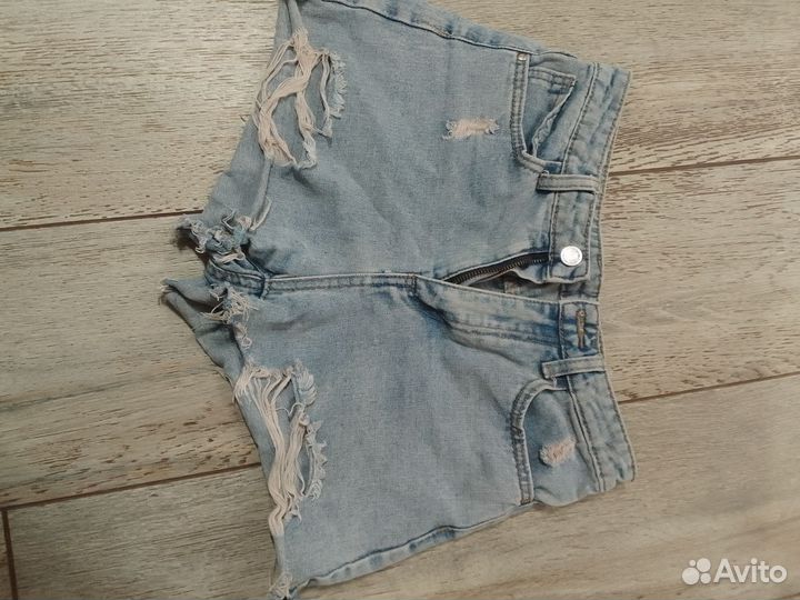 Джинсовые шорты