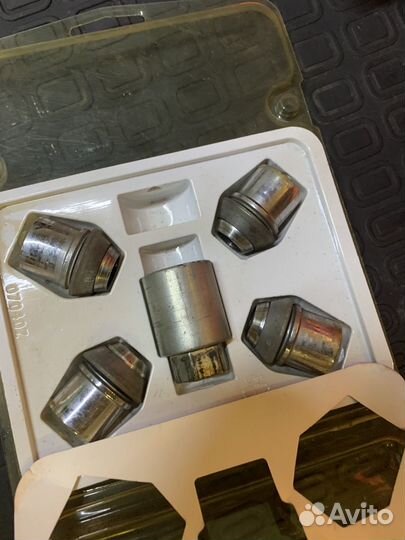 Секретки на колеса 12#1.5