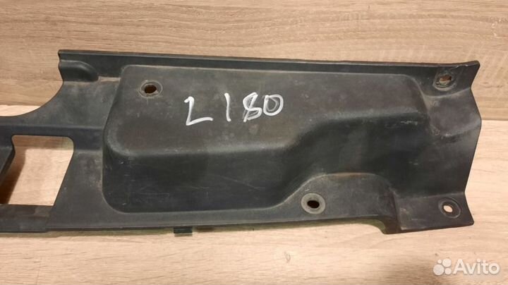 Накладка замка капота Kia Soul 1