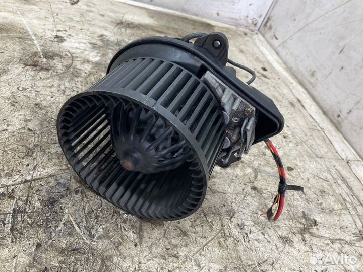 Моторчик отопителя Iran Khodro Samand