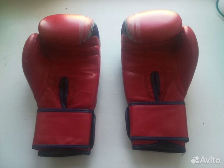 Боксерские перчатки