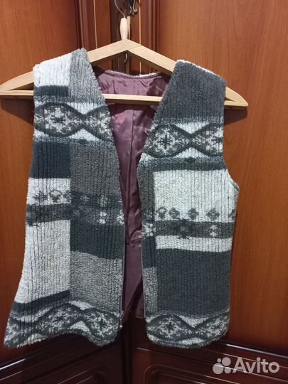 Жилетка женская теплая