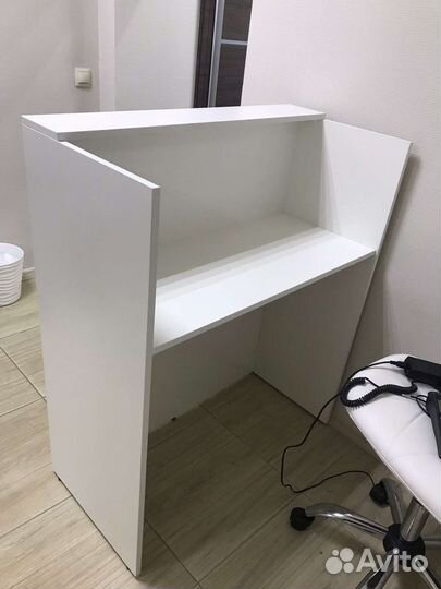 Ресепшн, стойка администратора