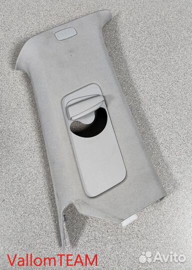 Лот T8 Обшивка стоек задняя левая VW Touareg