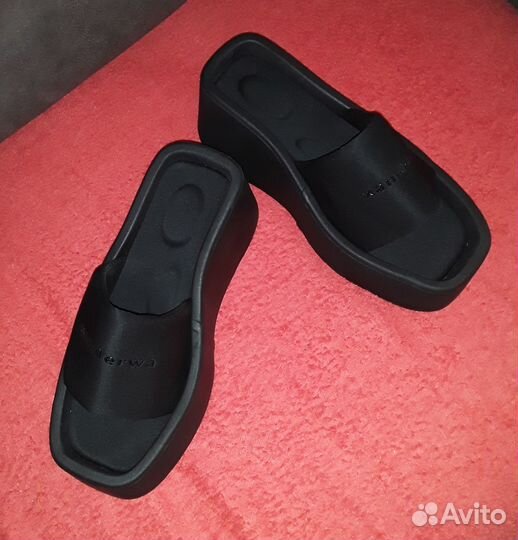 Шлепки жен с квадратным носом,р 37,туфли Италия