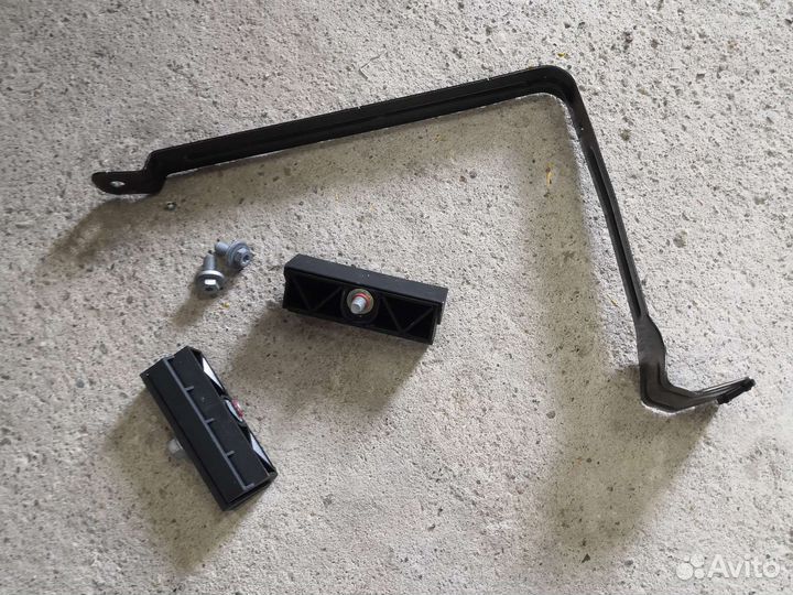 Крепёж акб комплект бмв ф10