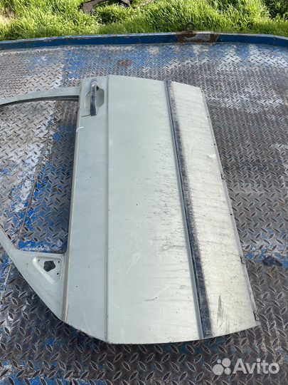 Передняя левая дверь mercedes 190 w201