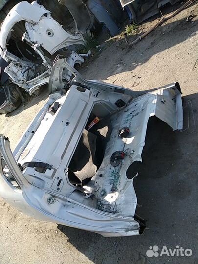 Задняя часть Renault Symbol 2