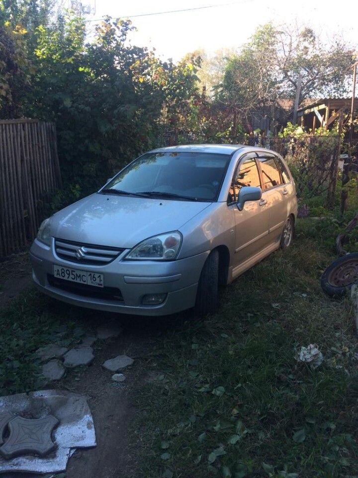 Suzuki Liana: фото владельца