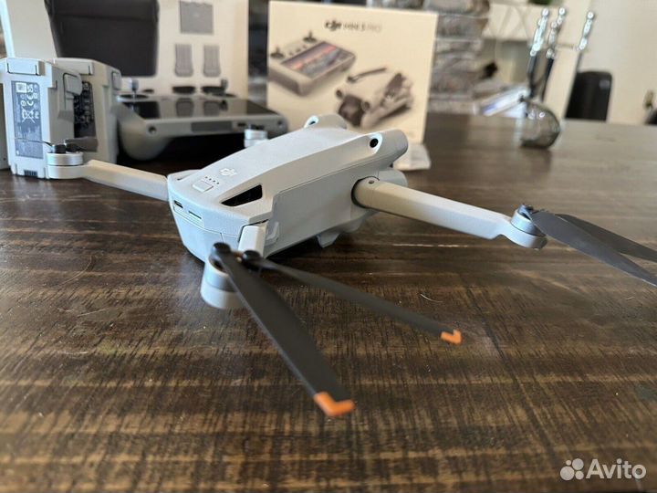 Квадрокоптер DJI Mavic Mini 3 Pro Combo RC