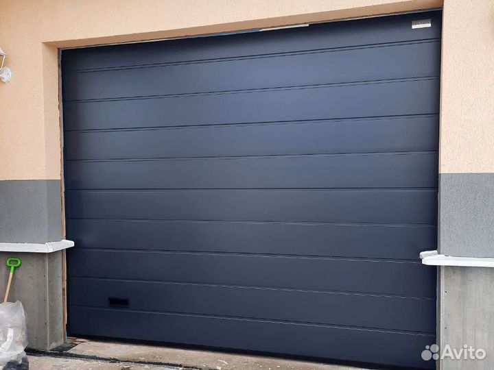 Секционные ворота