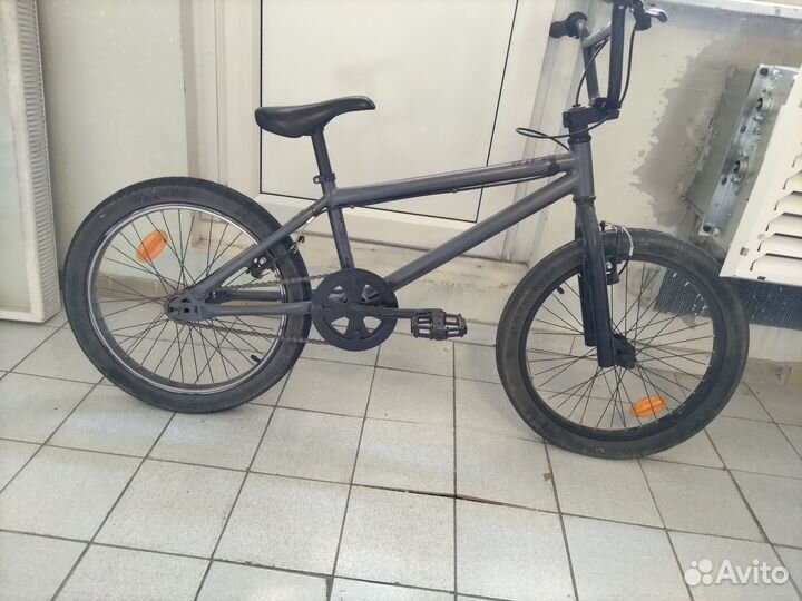 Велосипед черный BMX 100 wipe Btwin