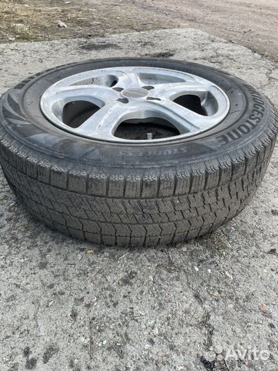 R15 Bridgestone Blizzak VRX2 185/65, PCD 4x100 DIA 54.1