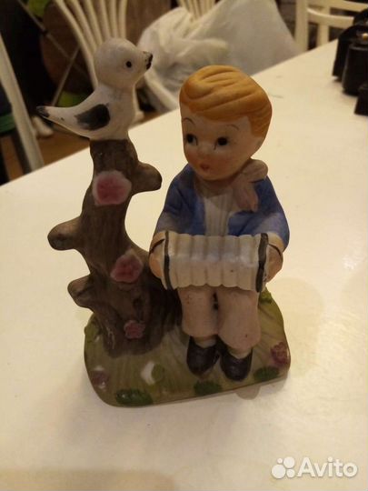 Фигурка фарфор