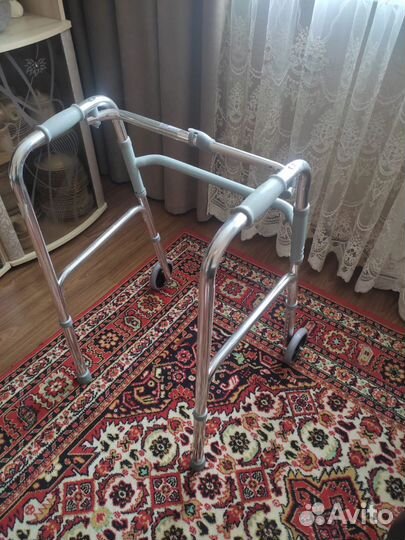 Ходунки на колесах взрослые