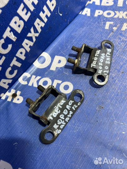 Петля крышки багажника Toyota Corolla 120 хэтчбек