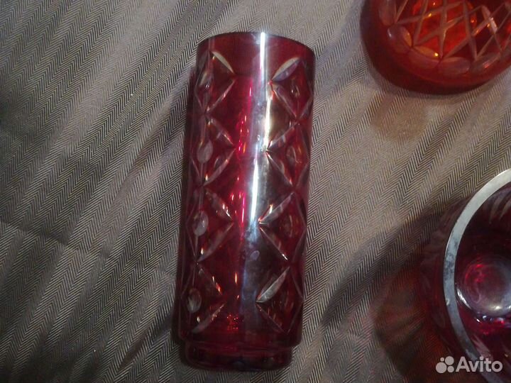 Вазы из Красного хрусталя