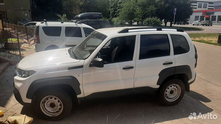 Рейлинги на крышу Нива Тревел, Черные