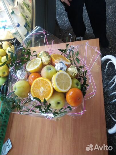 Фруктовые букеты и сладкие букеты