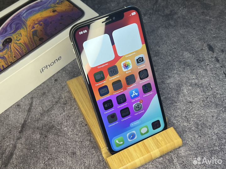 iPhone Xs, 64 ГБ