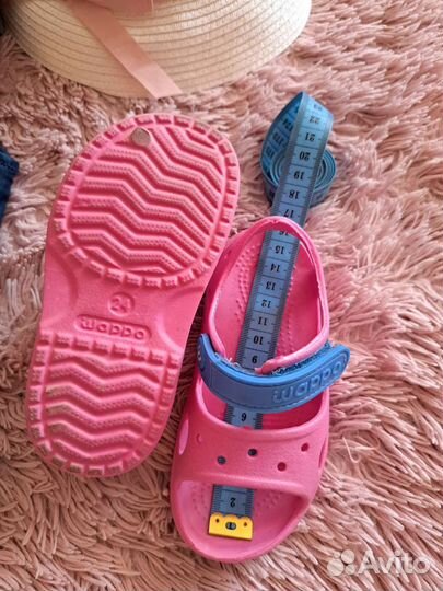 Пакетом купальник на пляж, сандалики 92-98р