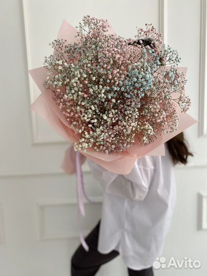 Пышный букет из гипсофилы