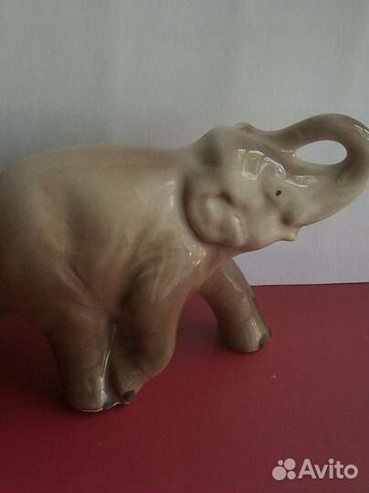 Статуэтка. Слон. Слоник. Фарфор. СССР
