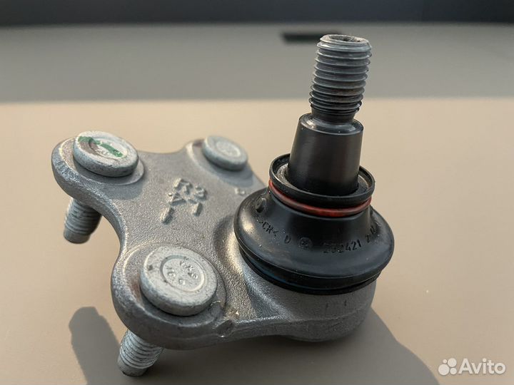Шаровая опора шкода рапид левая
