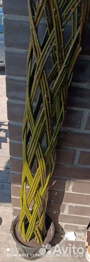 Искусственное дерево в горшке