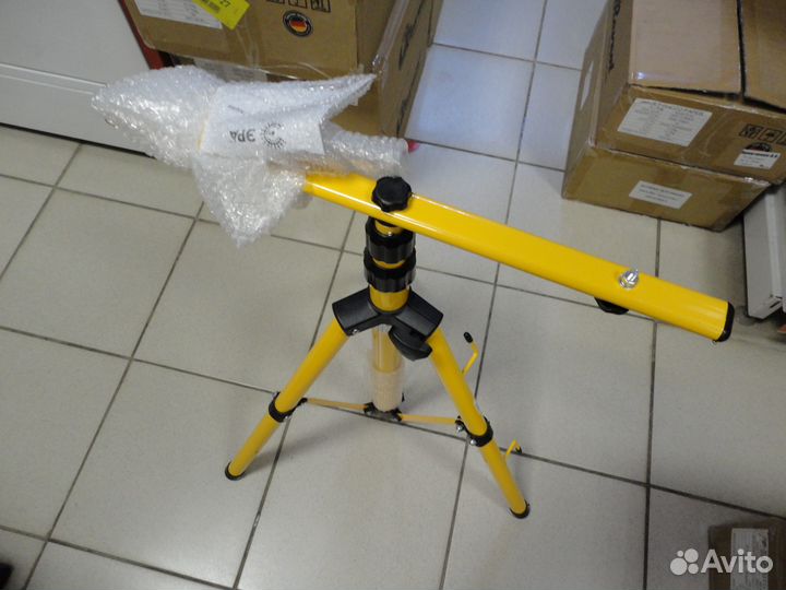 Штатив с двумя 30Вт светодиодными прожекторами