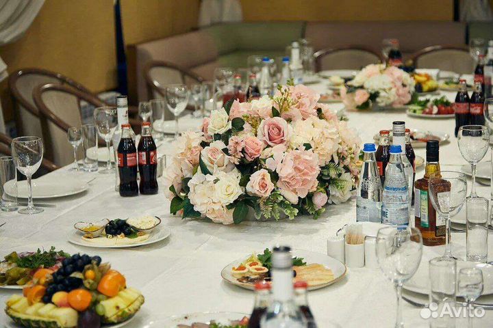 Цветочные композиции на свадебный стол молодоженов