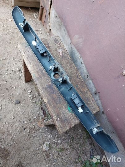 Накладка крышки багажника Лада Калина