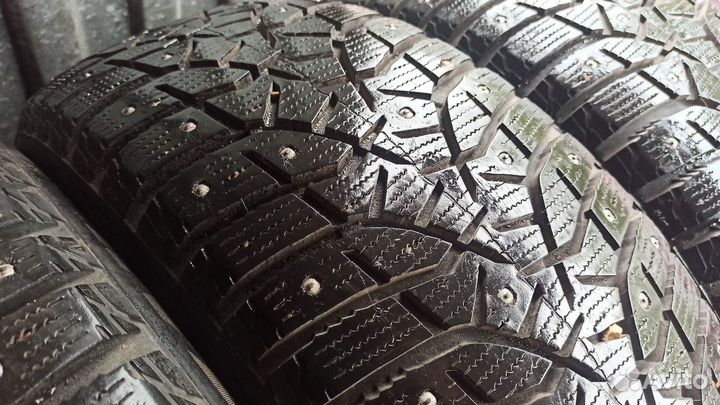 Bridgestone Blizzak Spike-02 SUV 235/55 R18