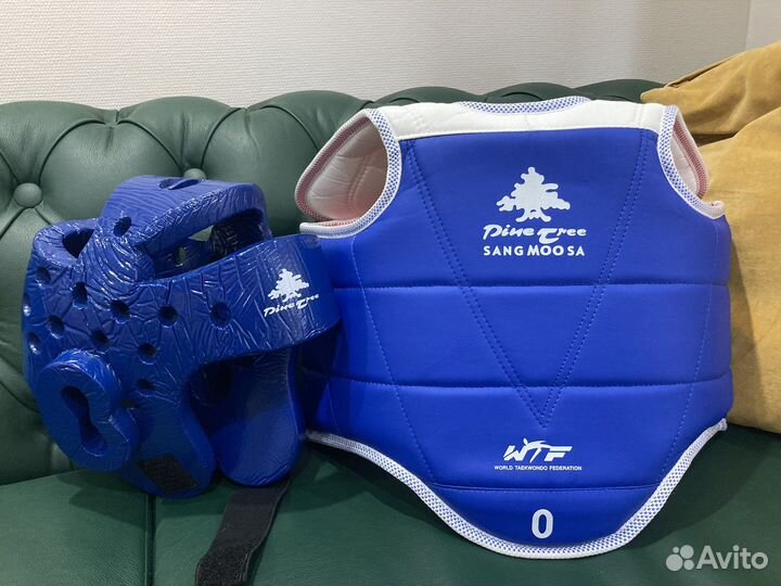 Жилет и шлем для тхэквондо