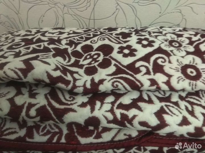 Покрывало на кровать новое