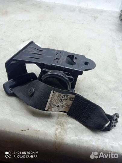 Ремень безопасности задний Volkswagen Polo 5