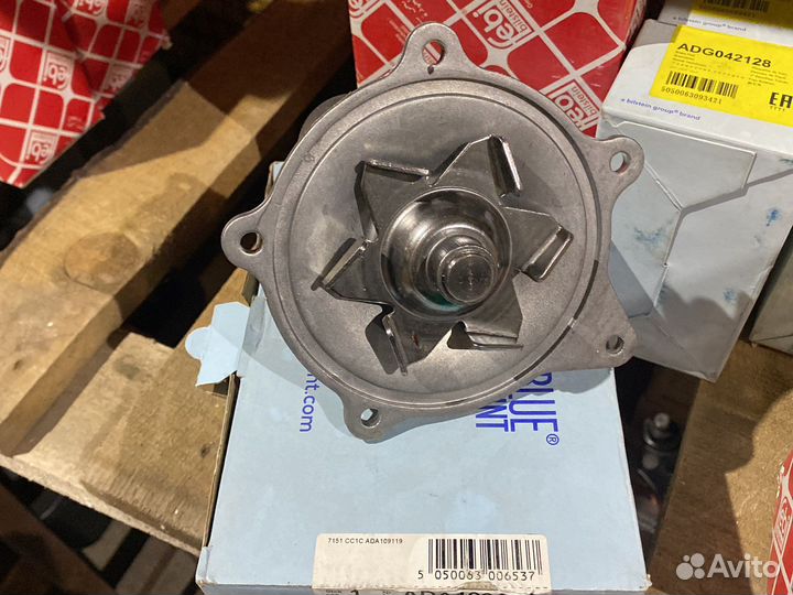 Водяная помпа Chrusler Voyager (lll)